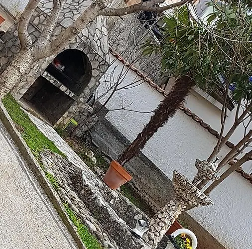 And Panorama Habitación en casa particular Mostar